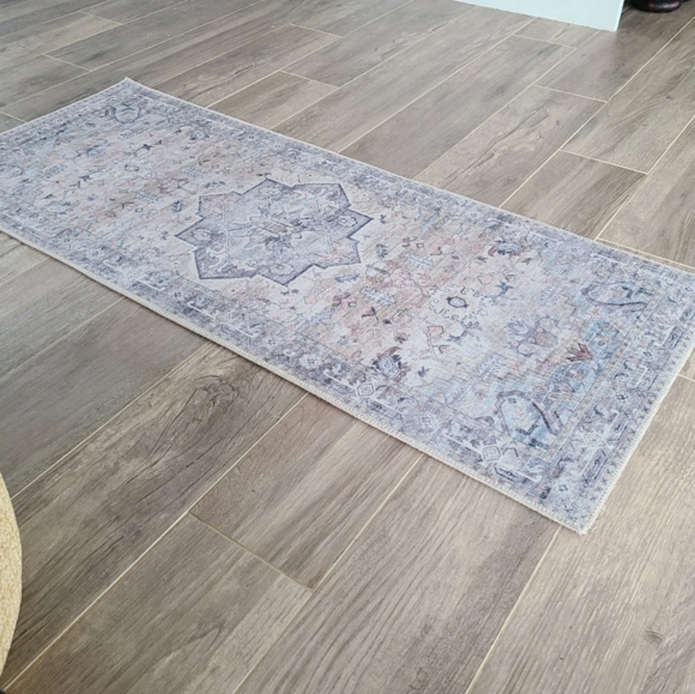 NWOT Loloi Hathaway Ivory Vintage Runner Rug 5× 7